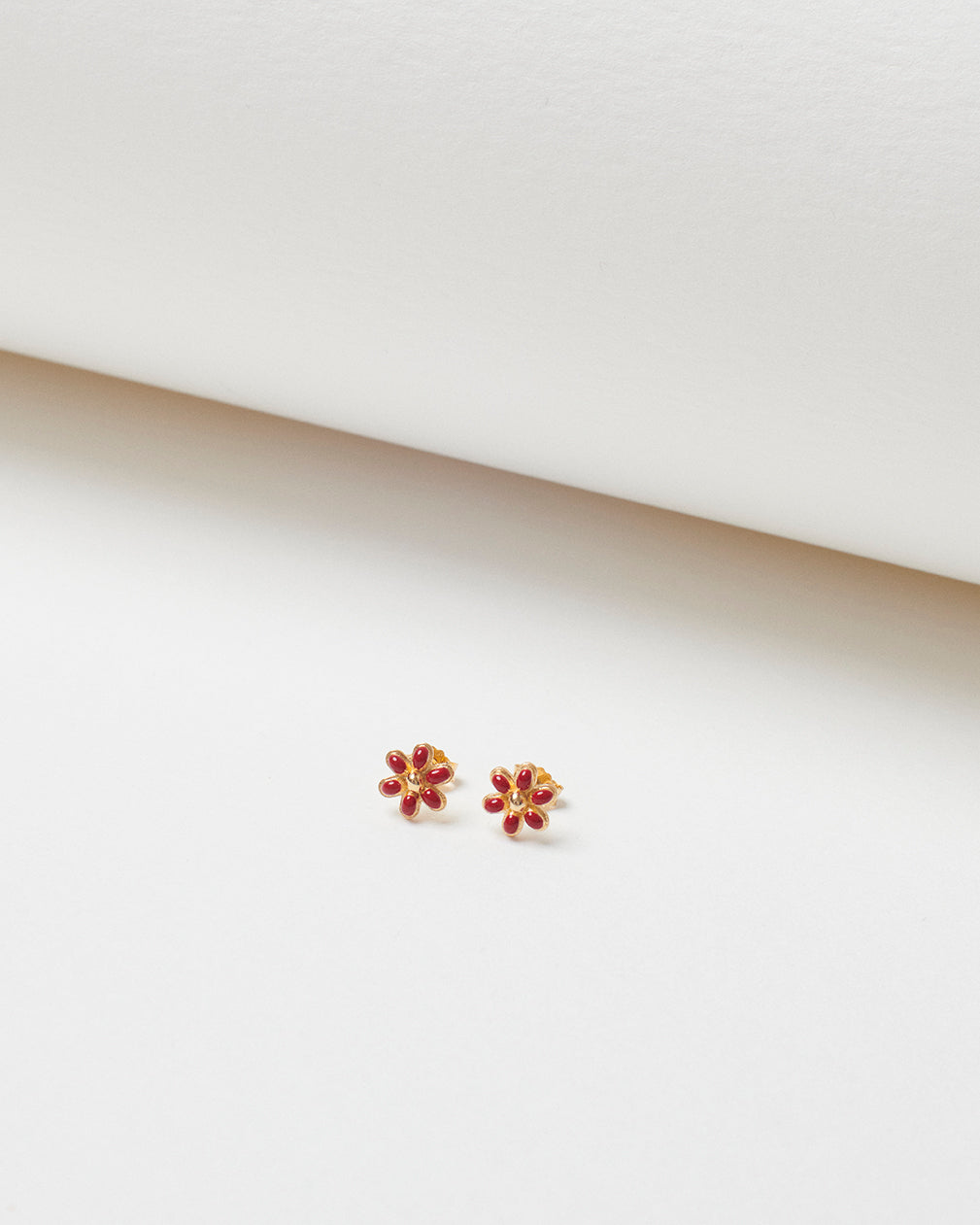 Red Rose Fleur Dorée small button earrings