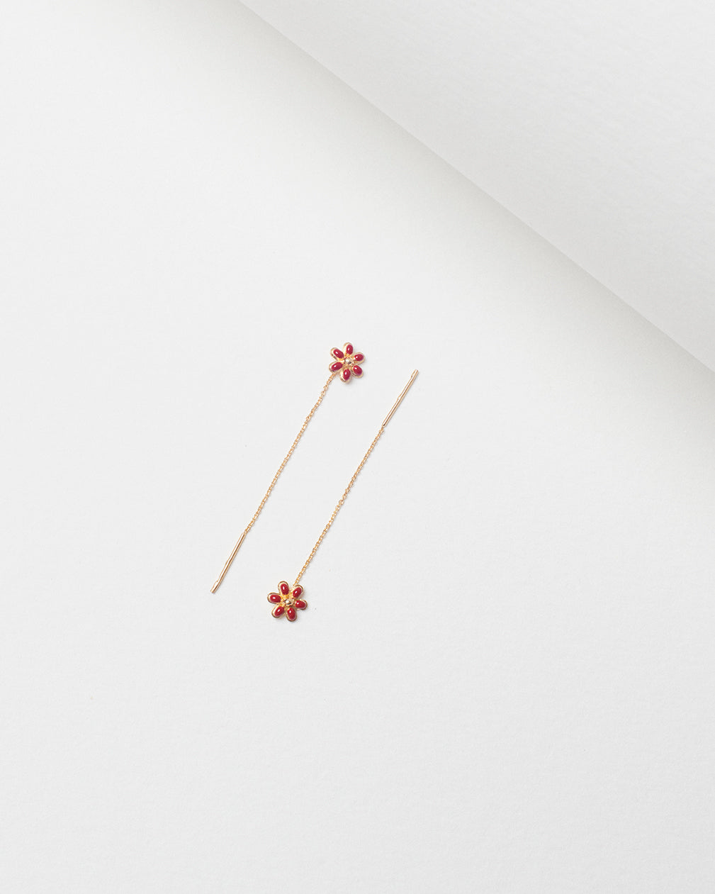 Red Rose Fleur Dorée stem earrings